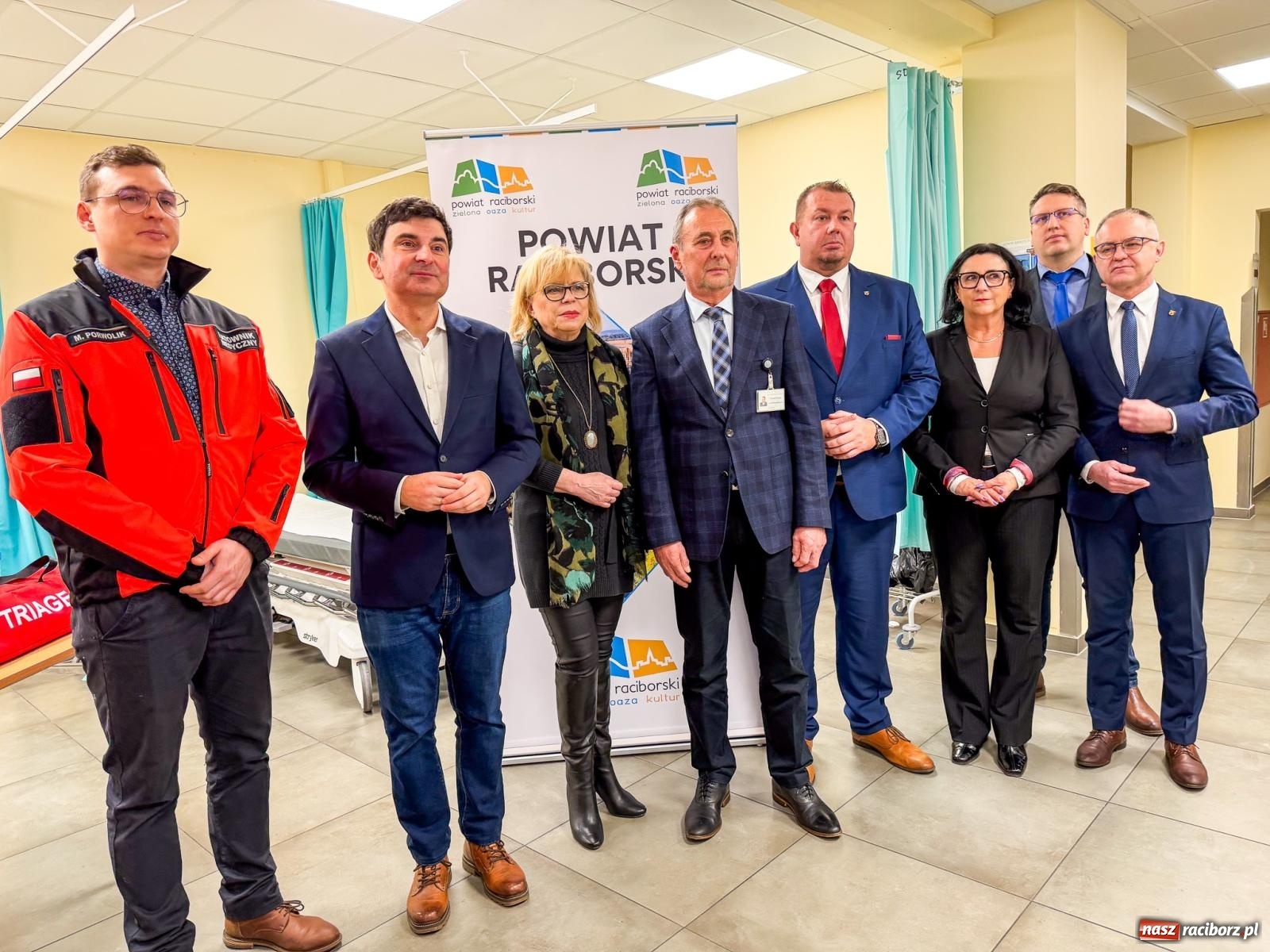 Zdjęcie w galerii na portalu naszraciborz.pl: Nowa karetka dla raciborskiego szpitala – 800 tysięcy złotych dotacji z budżetu państwa wiadomości z regionu