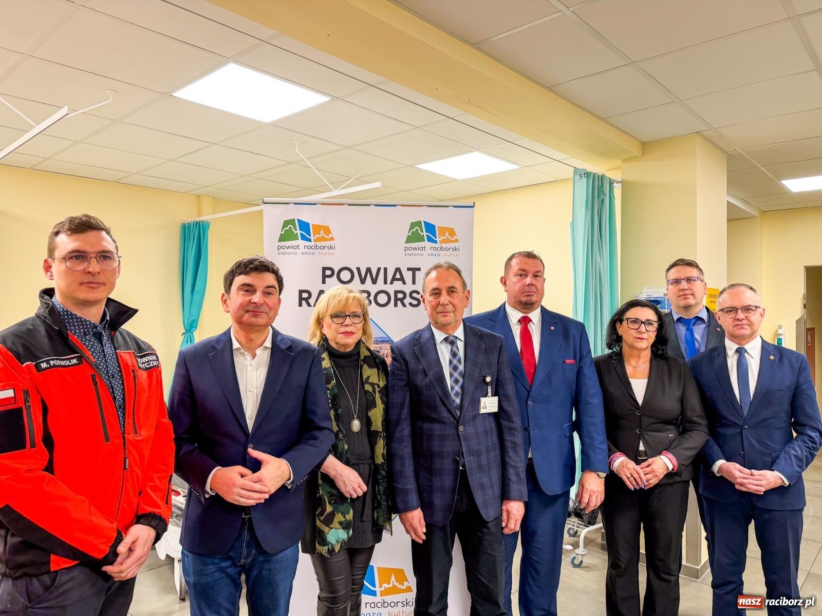 Zdjęcie w galerii na portalu naszraciborz.pl: Nowa karetka dla raciborskiego szpitala – 800 tysięcy złotych dotacji z budżetu państwa wiadomości z regionu