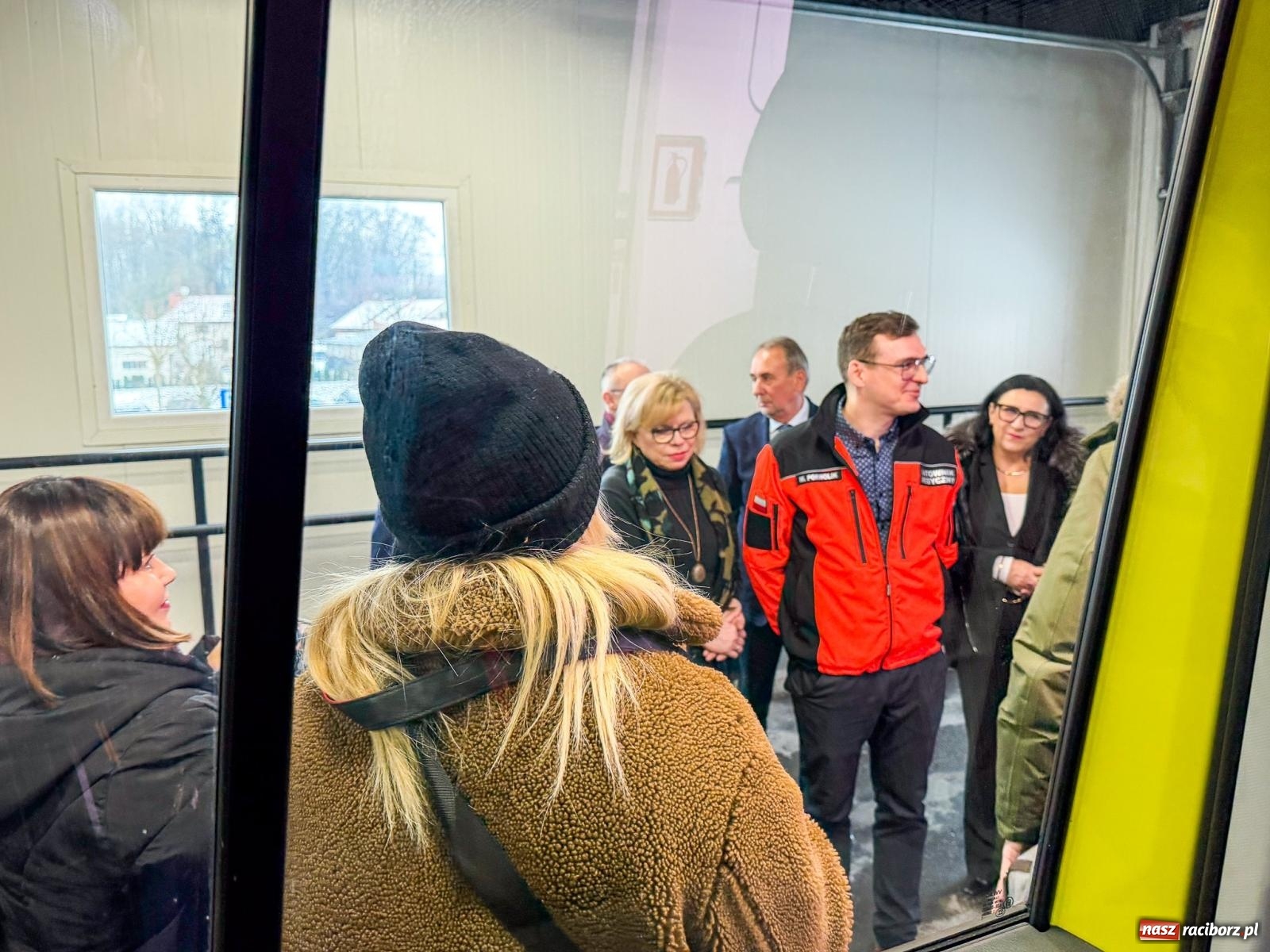 Zdjęcie w galerii na portalu naszraciborz.pl: Nowa karetka dla raciborskiego szpitala – 800 tysięcy złotych dotacji z budżetu państwa wiadomości z regionu