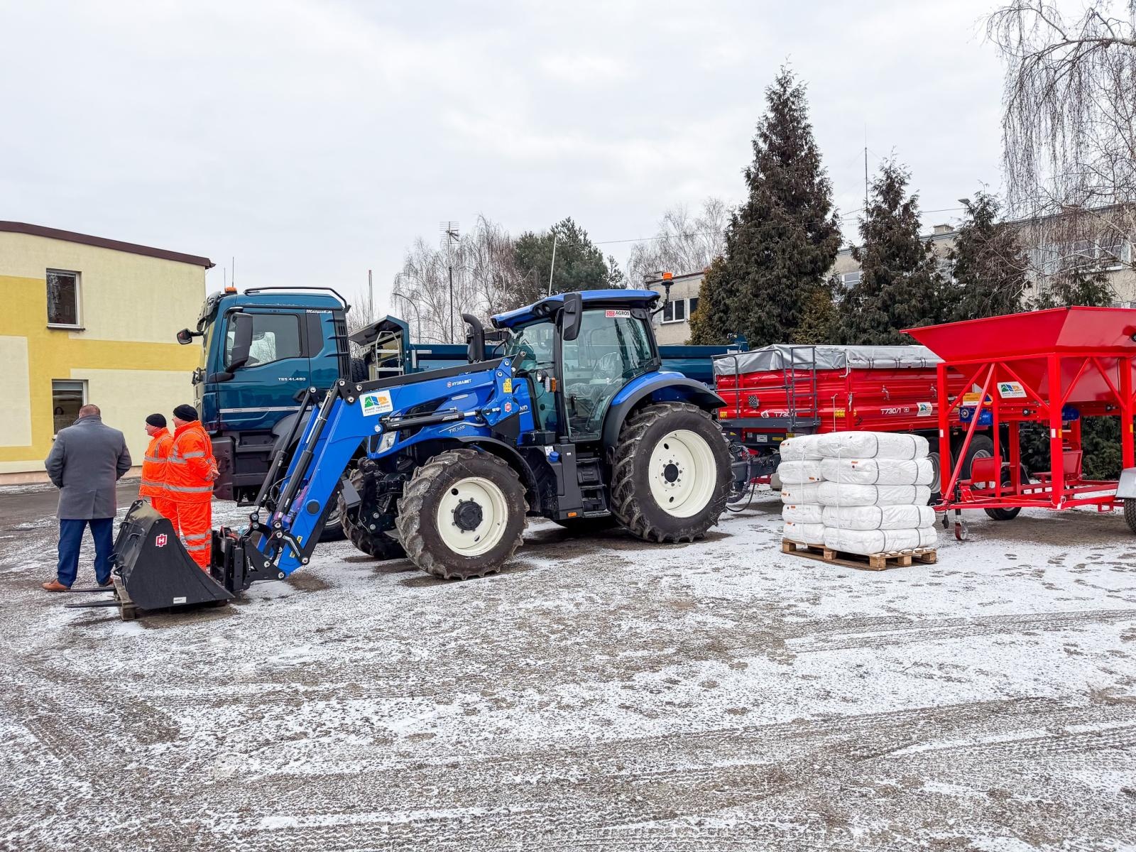 Zdjęcie w galerii na portalu naszraciborz.pl: Sprzęt ratunkowy i inżynieryjny za 5,6 mln zł dla powiatu raciborskiego w ramach rządowego programu wiadomości z regionu