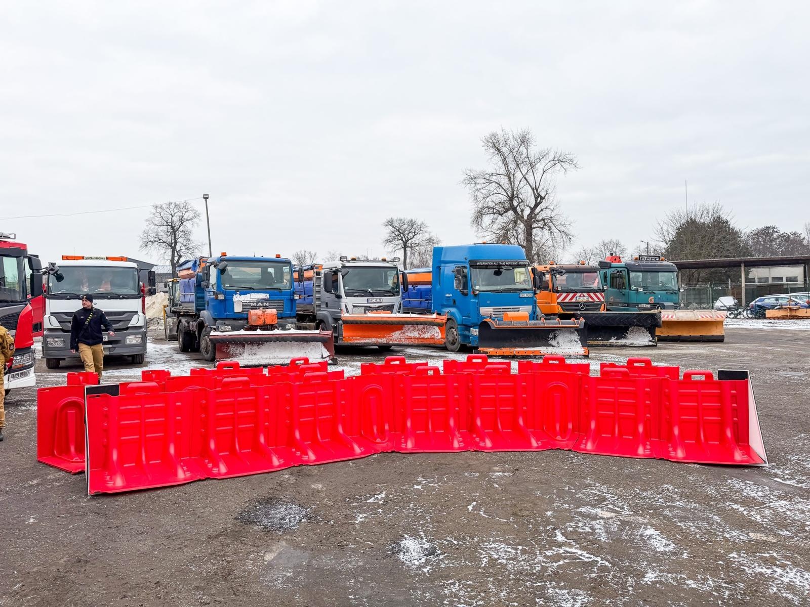 Zdjęcie w galerii na portalu naszraciborz.pl: Sprzęt ratunkowy i inżynieryjny za 5,6 mln zł dla powiatu raciborskiego w ramach rządowego programu wiadomości z regionu