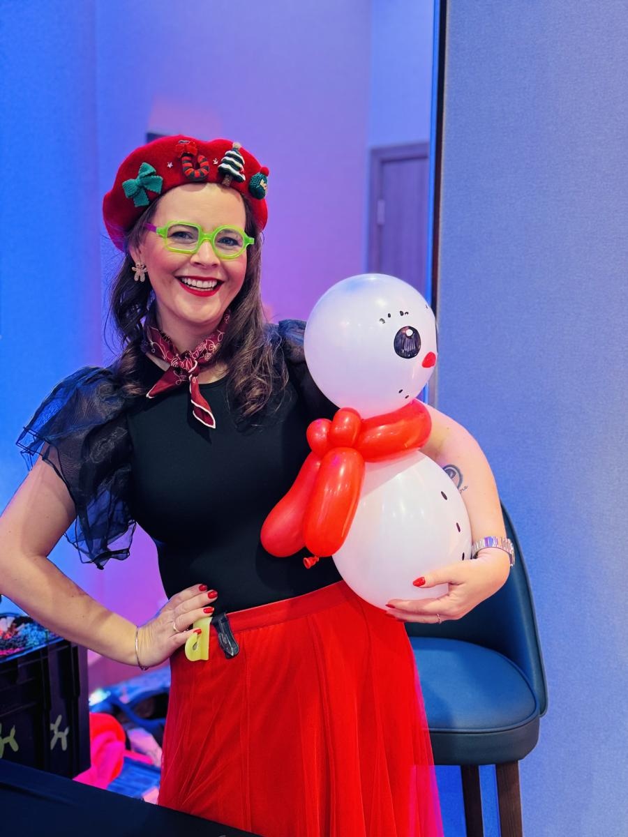 Zdjęcie w galerii na portalu naszraciborz.pl: Ciocia od klocków, Pani Karmelarz, Królowa balonów i Art Camp - ferie na Zamku Piastowskim na bogato [PROGRAM] wiadomości z regionu