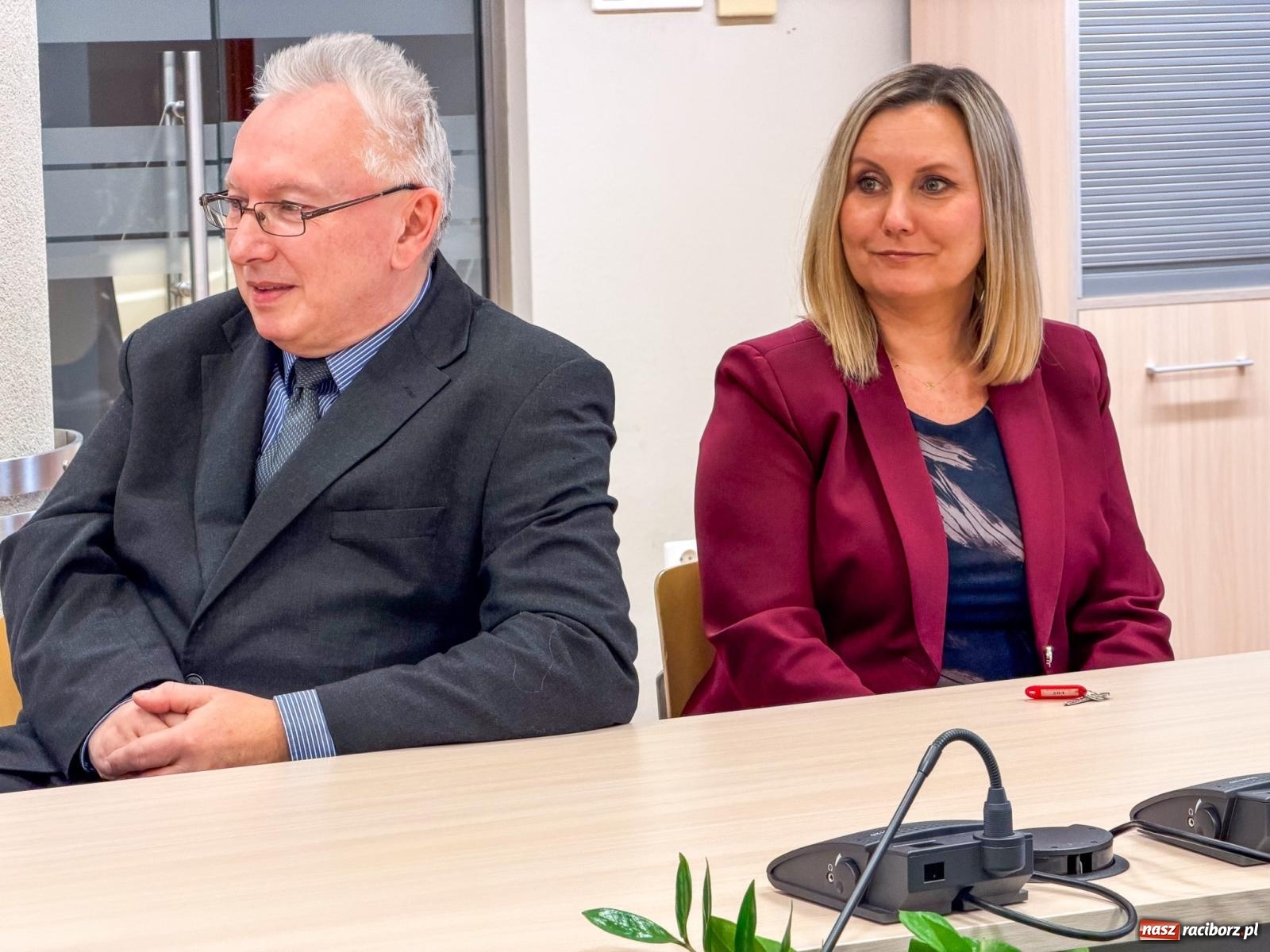 Zdjęcie w galerii na portalu naszraciborz.pl: Medale Zasłużony dla Rolnictwa wręczone w Raciborzu. Wizyta wiceministra z rozmowami o geodezji, AI i przyszłości Rafako wiadomości z regionu