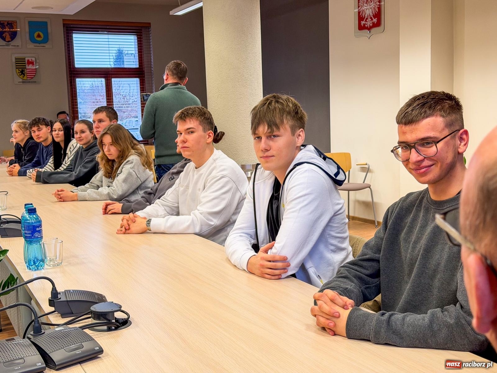 Zdjęcie w galerii na portalu naszraciborz.pl: Medale Zasłużony dla Rolnictwa wręczone w Raciborzu. Wizyta wiceministra z rozmowami o geodezji, AI i przyszłości Rafako wiadomości z regionu