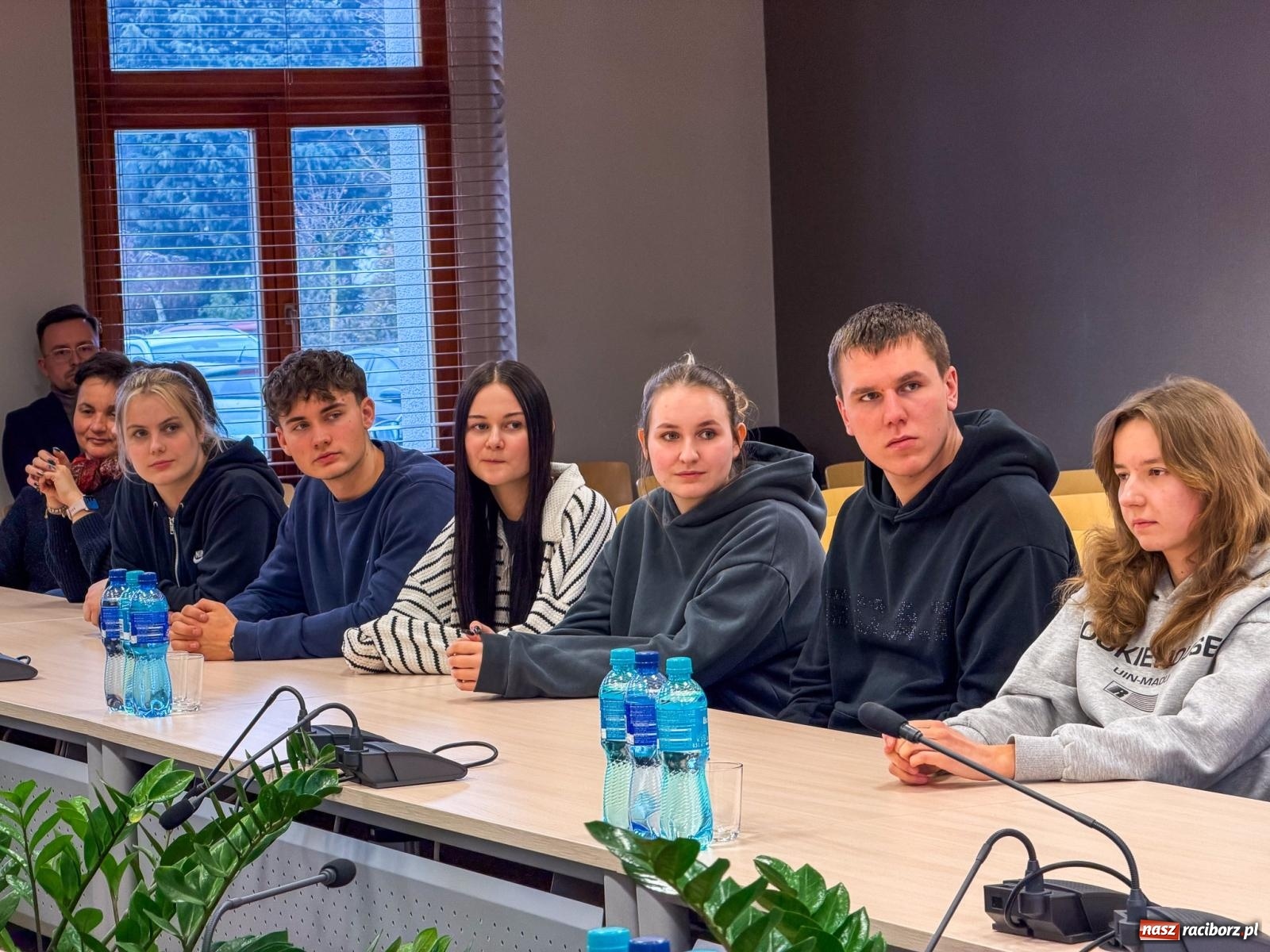 Zdjęcie w galerii na portalu naszraciborz.pl: Medale Zasłużony dla Rolnictwa wręczone w Raciborzu. Wizyta wiceministra z rozmowami o geodezji, AI i przyszłości Rafako wiadomości z regionu