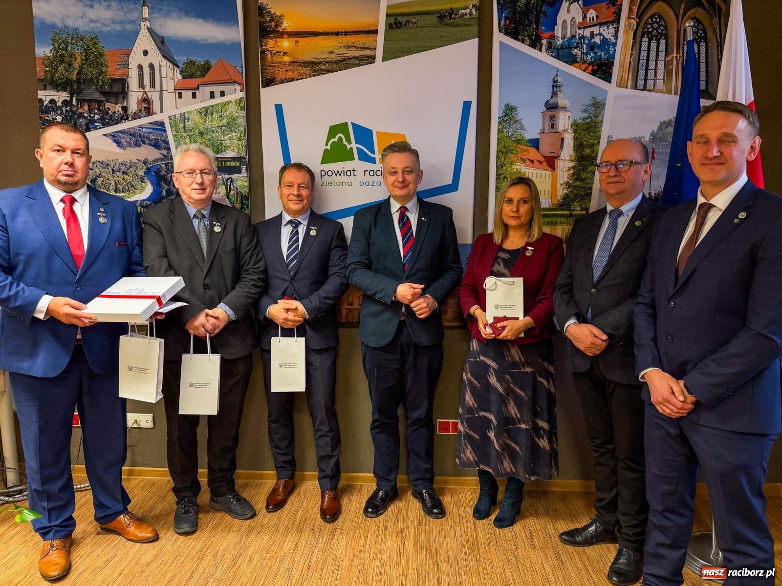 Zdjęcie w galerii na portalu naszraciborz.pl: Medale Zasłużony dla Rolnictwa wręczone w Raciborzu. Wizyta wiceministra z rozmowami o geodezji, AI i przyszłości Rafako wiadomości z regionu