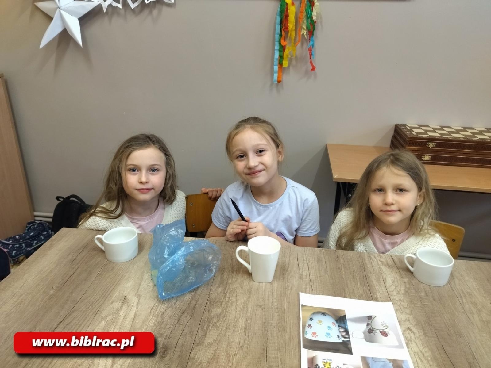 Zdjęcie w galerii na portalu naszraciborz.pl: Kreatywne warsztaty ceramiczne w Bibliotece w Markowicach wiadomości z regionu