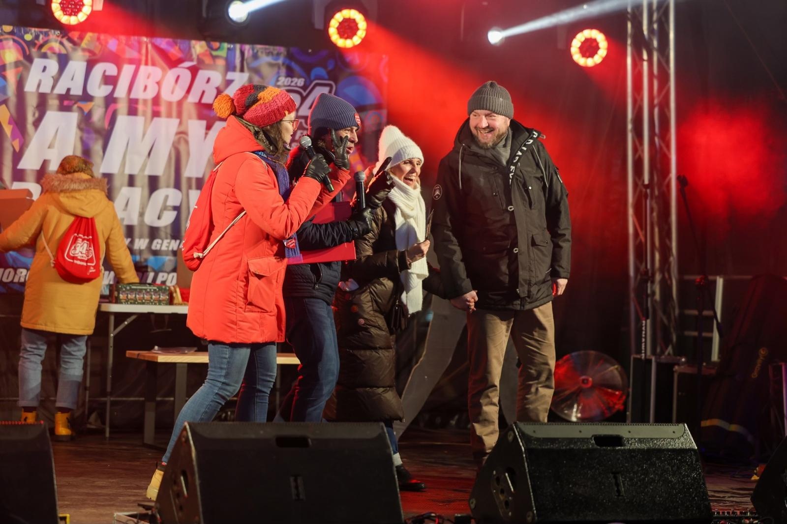 Zdjęcie w galerii na portalu naszraciborz.pl: Rekordowe licytacje WOŚP w Raciborzu – przejażdżka ciągnikiem z Kietrza za 6900 zł! wiadomości z regionu