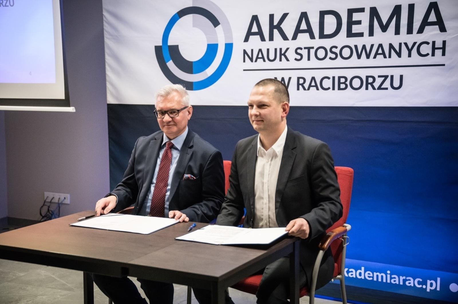 Zdjęcie w galerii na portalu naszraciborz.pl: Młodzi inżynierowie po raz pierwszy na Zamku Piastowskim. Jubileuszowy przegląd projektów ANS Racibórz wiadomości z regionu