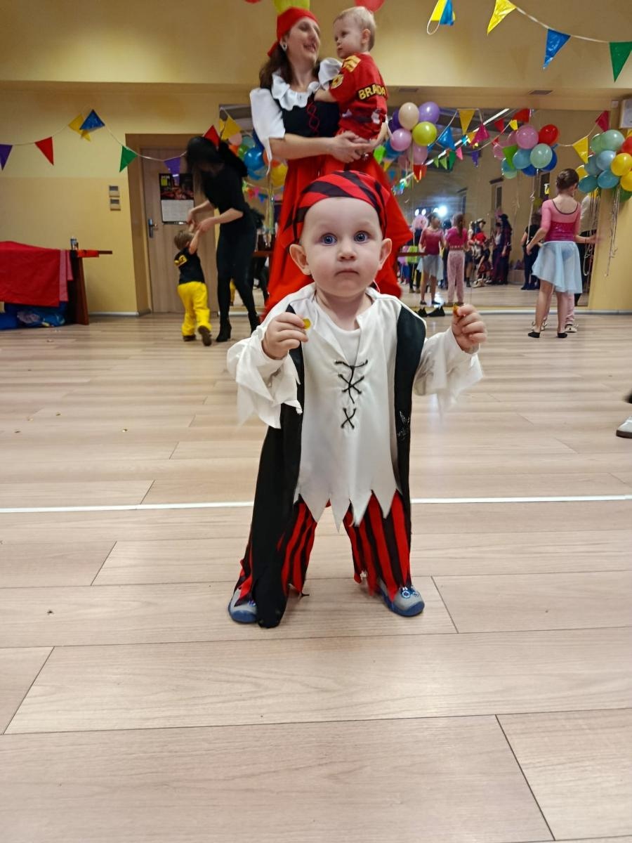 Zdjęcie w galerii na portalu naszraciborz.pl: Bajkowy bal karnawałowy w Pietrowicach Wielkich przyciągnął tłumy najmłodszych wiadomości z regionu