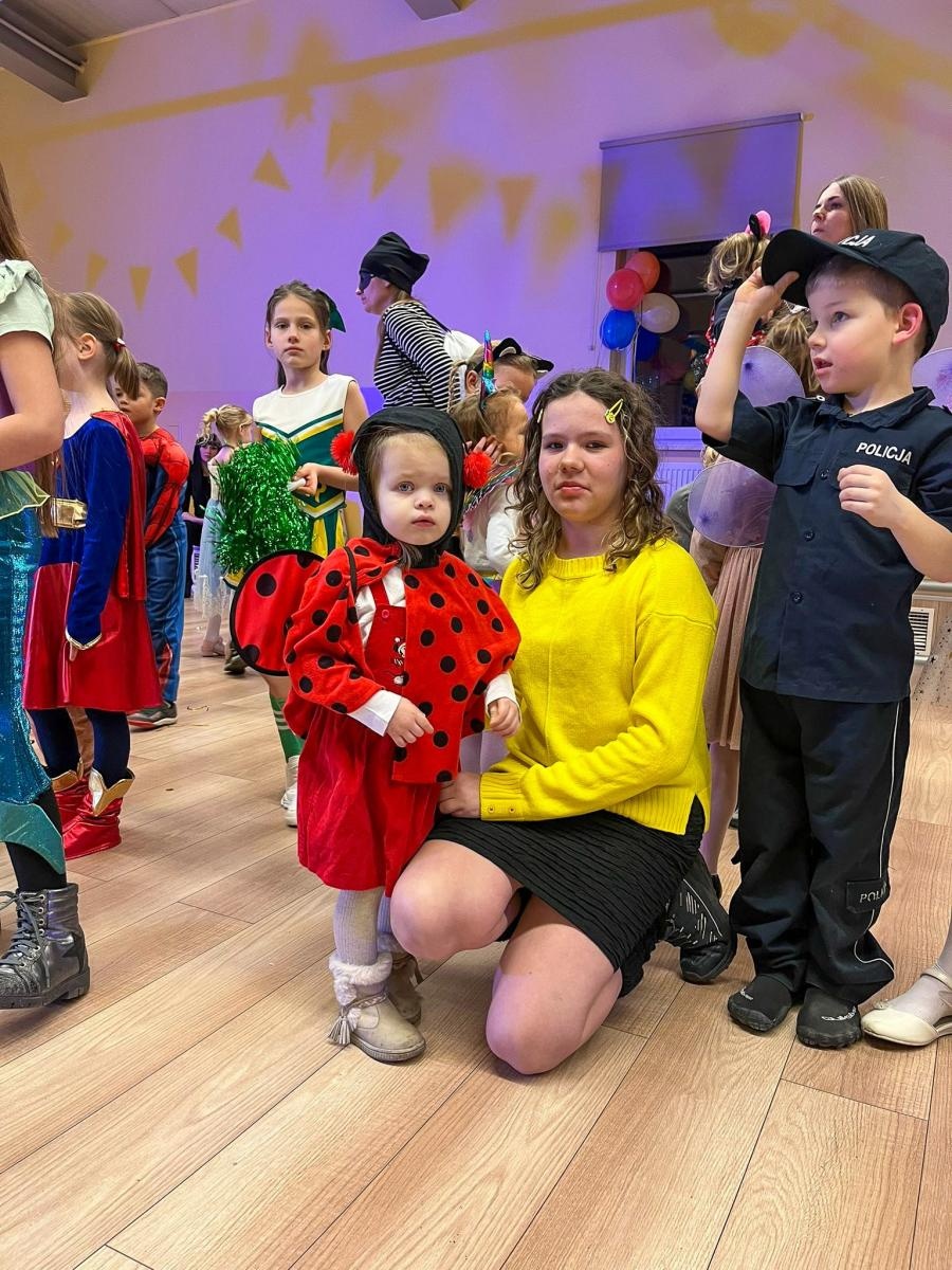 Zdjęcie w galerii na portalu naszraciborz.pl: Bajkowy bal karnawałowy w Pietrowicach Wielkich przyciągnął tłumy najmłodszych wiadomości z regionu