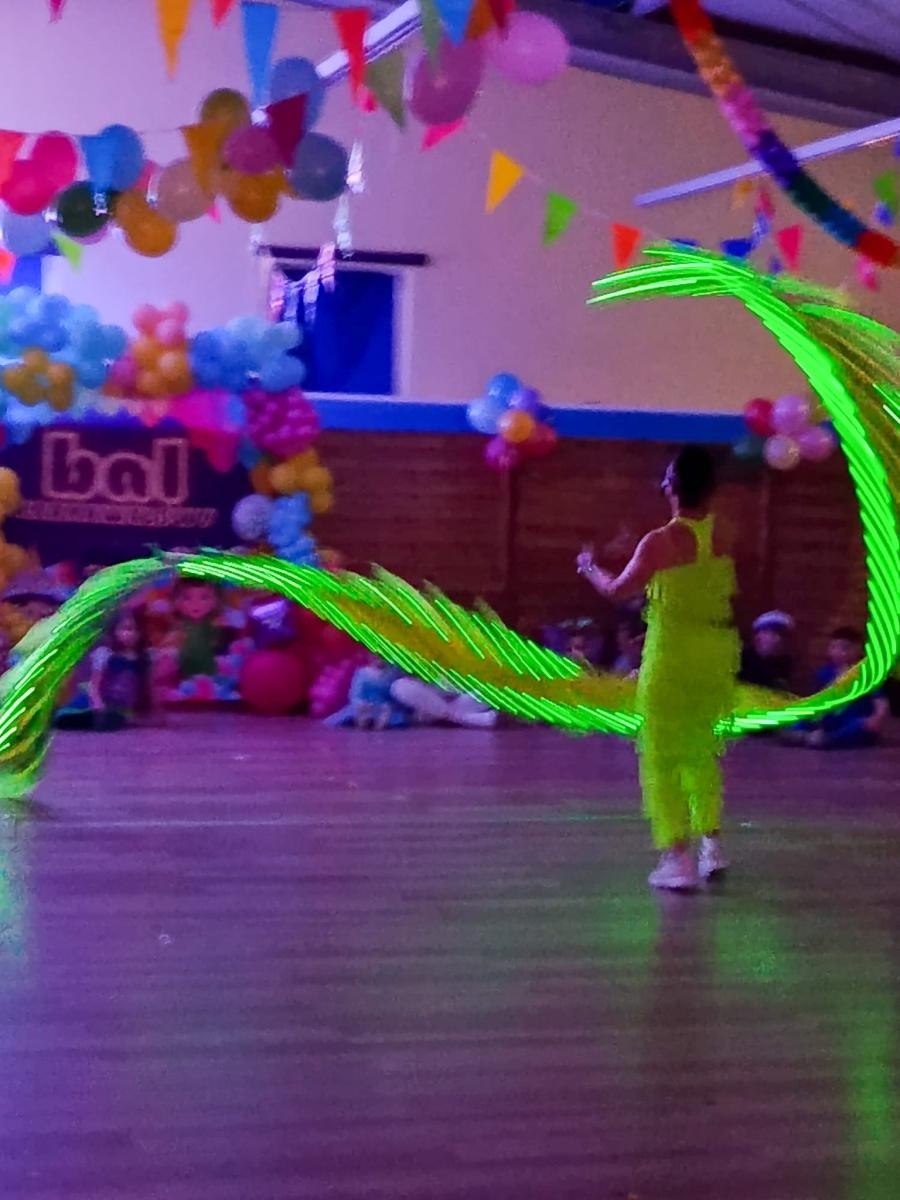 Zdjęcie w galerii na portalu naszraciborz.pl: Bajkowy bal karnawałowy w Pietrowicach Wielkich przyciągnął tłumy najmłodszych wiadomości z regionu