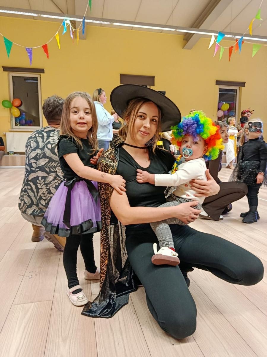 Zdjęcie w galerii na portalu naszraciborz.pl: Bajkowy bal karnawałowy w Pietrowicach Wielkich przyciągnął tłumy najmłodszych wiadomości z regionu