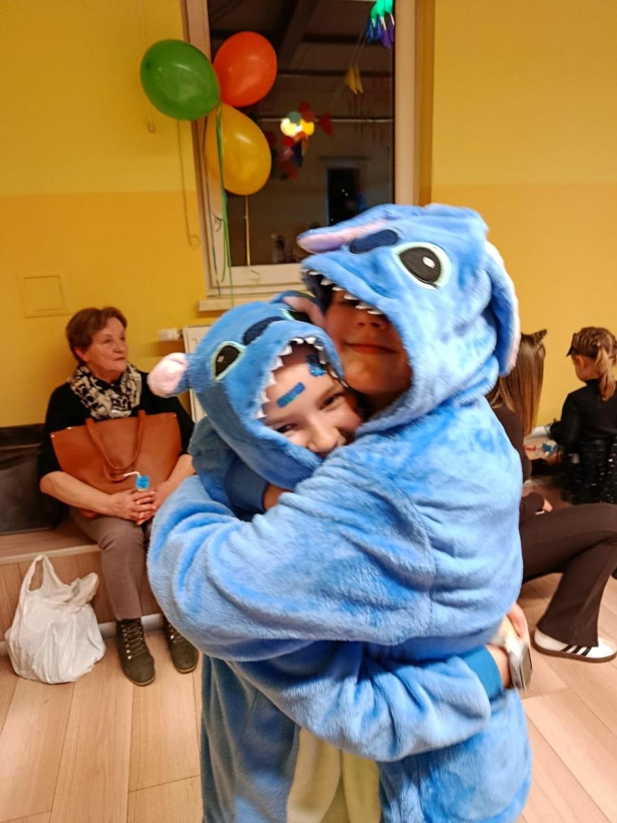 Zdjęcie w galerii na portalu naszraciborz.pl: Bajkowy bal karnawałowy w Pietrowicach Wielkich przyciągnął tłumy najmłodszych wiadomości z regionu