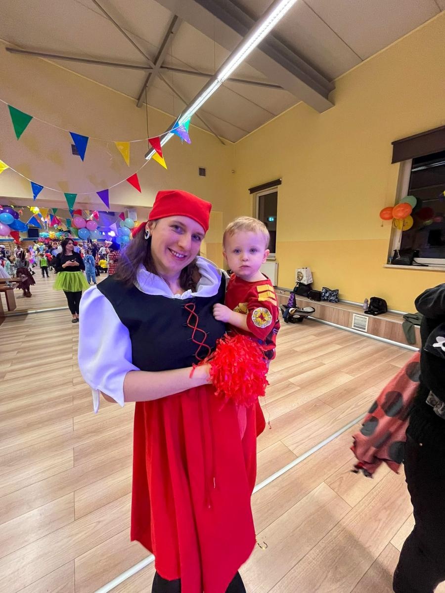 Zdjęcie w galerii na portalu naszraciborz.pl: Bajkowy bal karnawałowy w Pietrowicach Wielkich przyciągnął tłumy najmłodszych wiadomości z regionu