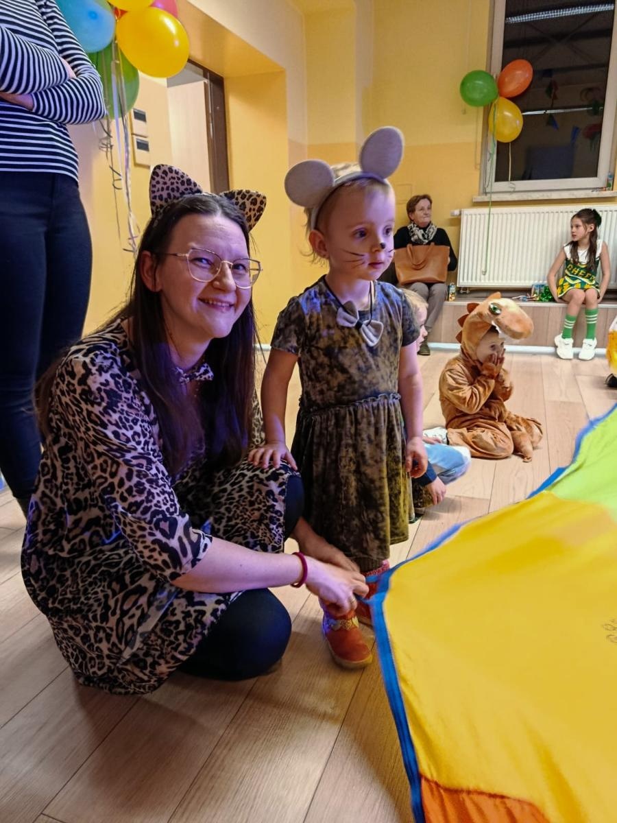 Zdjęcie w galerii na portalu naszraciborz.pl: Bajkowy bal karnawałowy w Pietrowicach Wielkich przyciągnął tłumy najmłodszych wiadomości z regionu