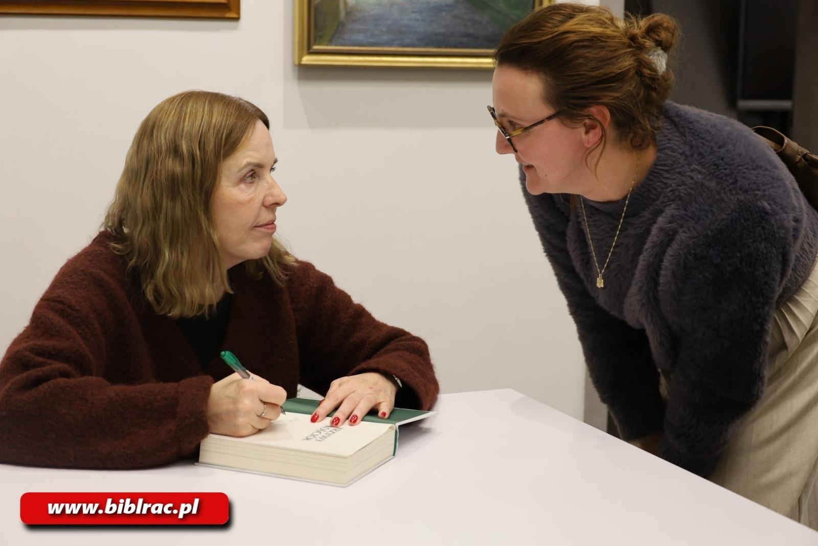 Zdjęcie w galerii na portalu naszraciborz.pl: Ocalić od zapomnienia! Karin Lednická w raciborskiej bibliotece wiadomości z regionu