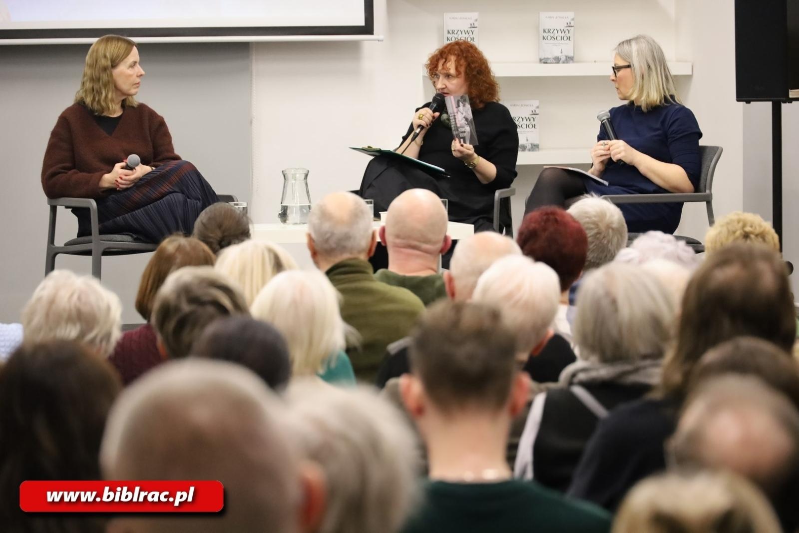 Zdjęcie w galerii na portalu naszraciborz.pl: Ocalić od zapomnienia! Karin Lednická w raciborskiej bibliotece wiadomości z regionu