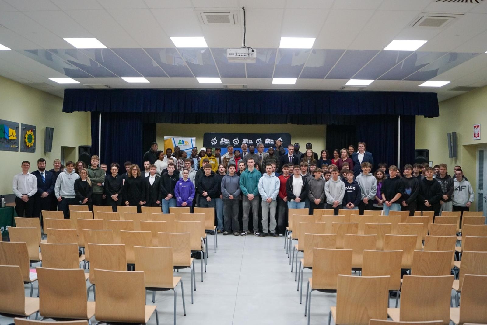 Zdjęcie w galerii na portalu naszraciborz.pl: Technika łączy kontynenty – wizyta AGH–UNESCO w Mechaniku wiadomości z regionu