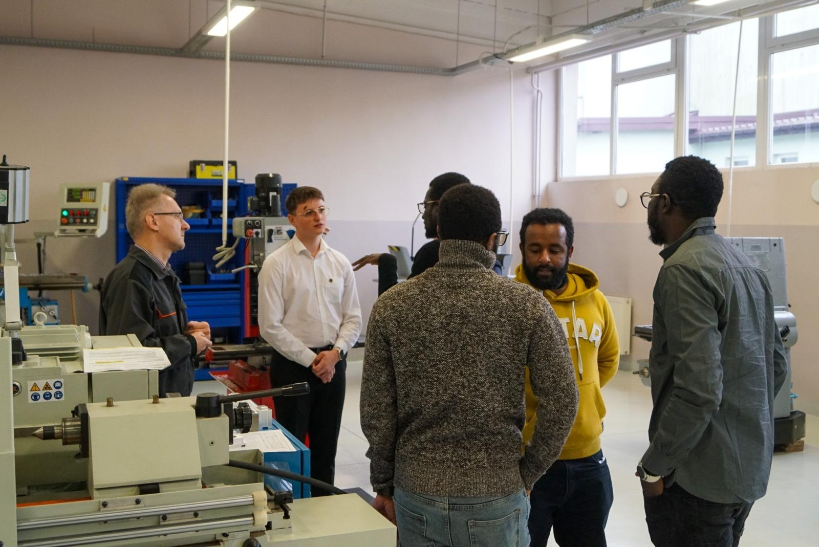 Zdjęcie w galerii na portalu naszraciborz.pl: Technika łączy kontynenty – wizyta AGH–UNESCO w Mechaniku wiadomości z regionu