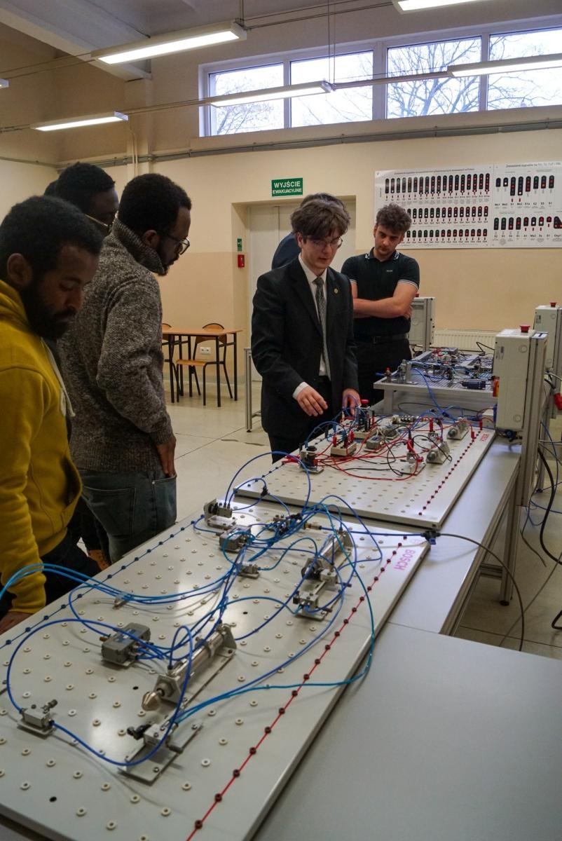 Zdjęcie w galerii na portalu naszraciborz.pl: Technika łączy kontynenty – wizyta AGH–UNESCO w Mechaniku wiadomości z regionu