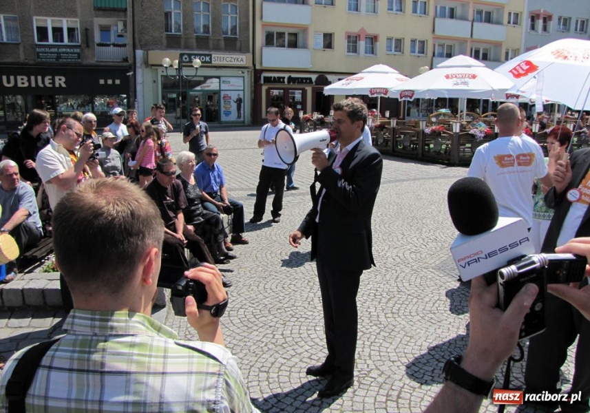 Zdjęcie w galerii na portalu naszraciborz.pl: Janusz Palikot o piwku pod chmurką wiadomości z regionu
