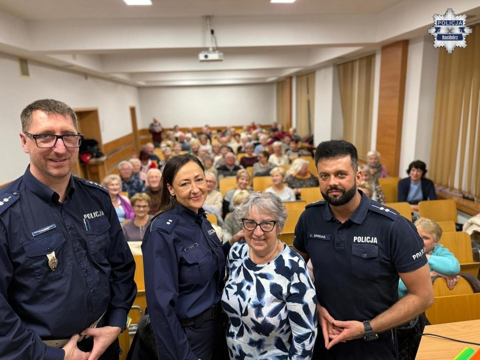 Zdjęcie w galerii na portalu naszraciborz.pl: Seniorzy na celowniku oszustów i nie tylko. Debata o bezpieczeństwie w Raciborzu wiadomości z regionu
