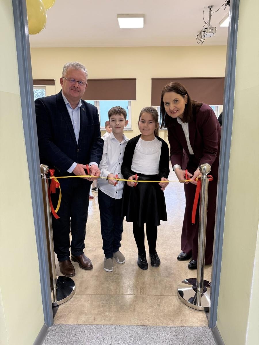 Zdjęcie w galerii na portalu naszraciborz.pl: Fabryka Pomysłów w Bieńkowicach. Nowoczesna pracownia otwarta w szkole podstawowej wiadomości z regionu