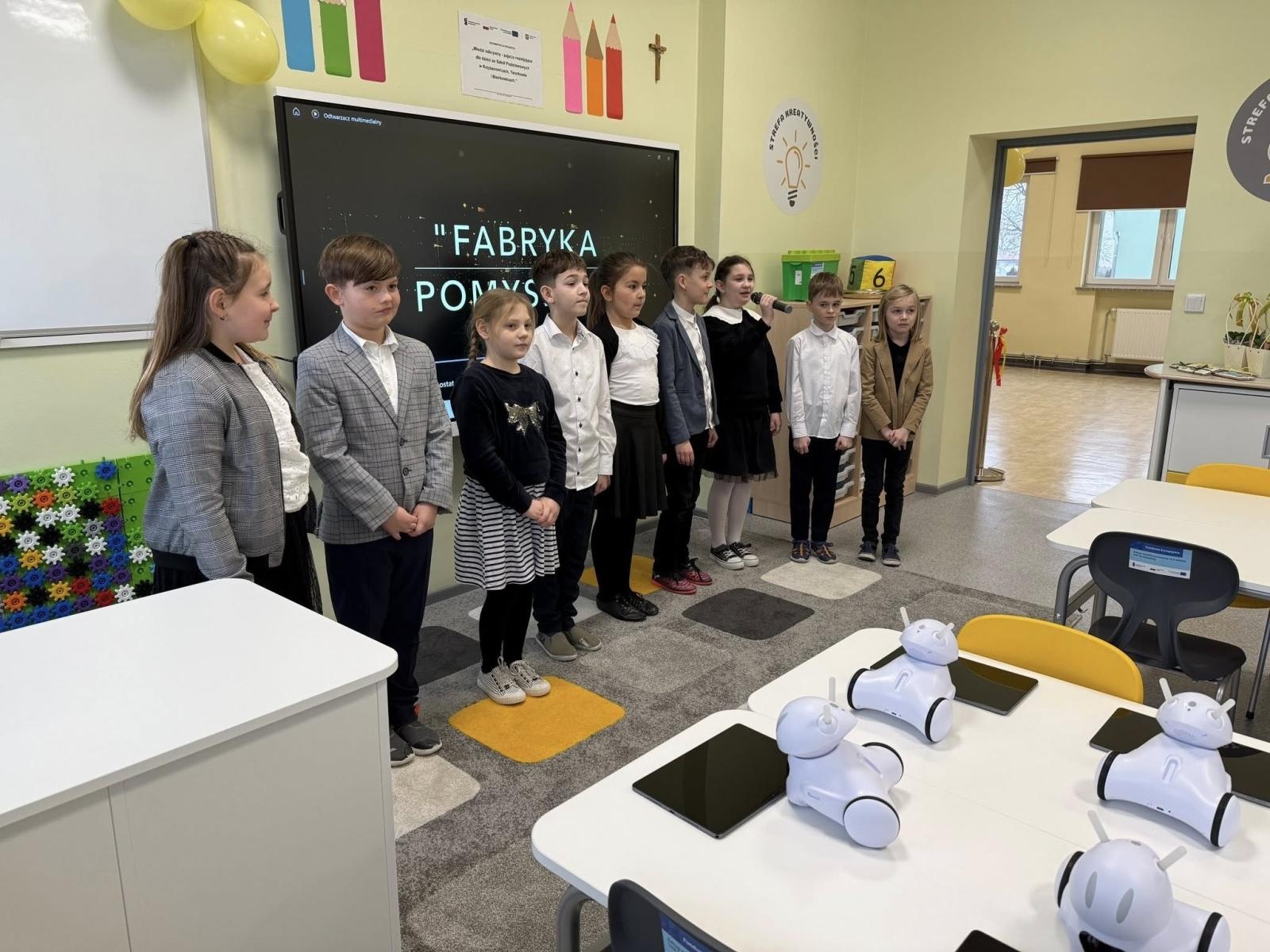 Zdjęcie w galerii na portalu naszraciborz.pl: Fabryka Pomysłów w Bieńkowicach. Nowoczesna pracownia otwarta w szkole podstawowej wiadomości z regionu