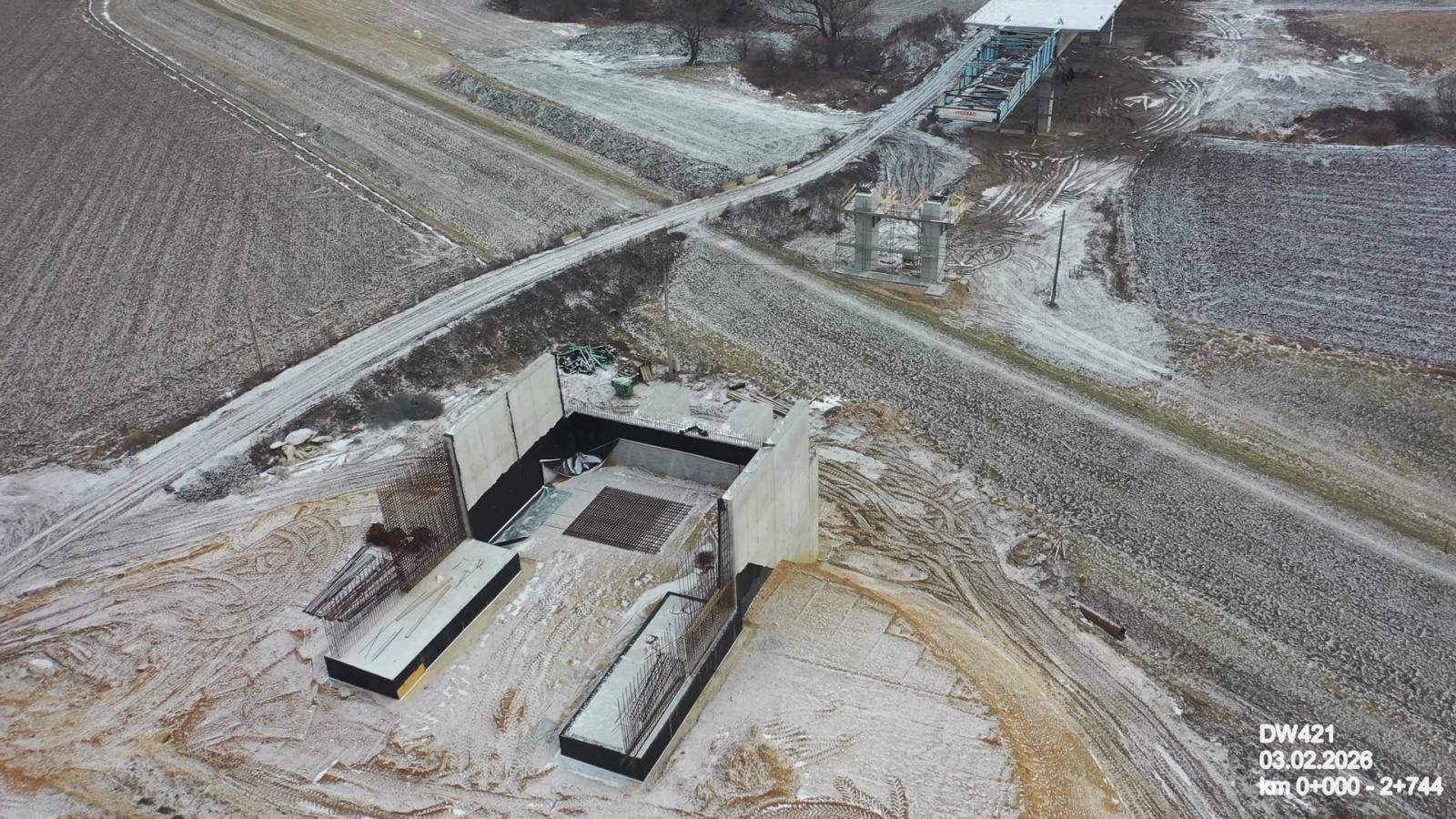 Zdjęcie w galerii na portalu naszraciborz.pl: Koniec ery promów na Odrze coraz bliżej. Gigantyczna konstrukcja pod Raciborzem łączy brzegi i otwiera nowe perspektywy wiadomości z regionu