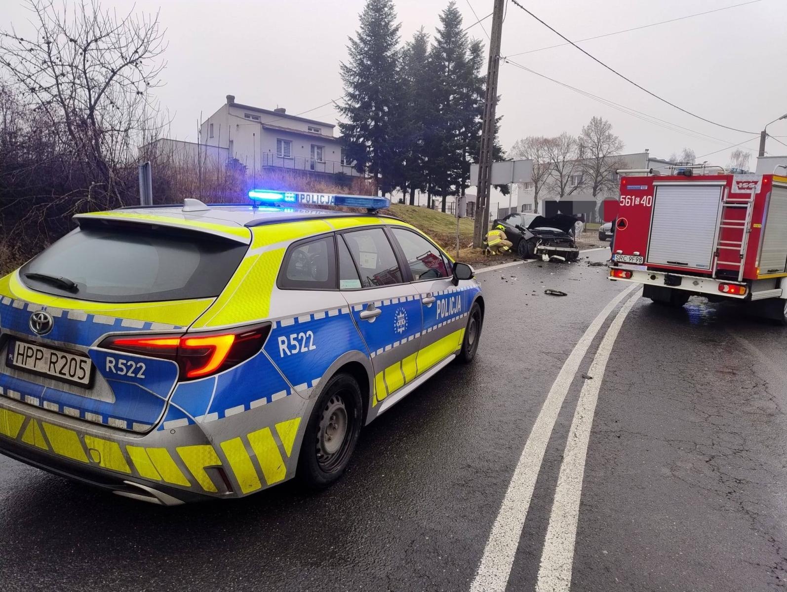 Zdjęcie w galerii na portalu naszraciborz.pl: Zderzenie dwóch samochodów na DK 45 w Raciborzu Sudole [FOTO] wiadomości z regionu