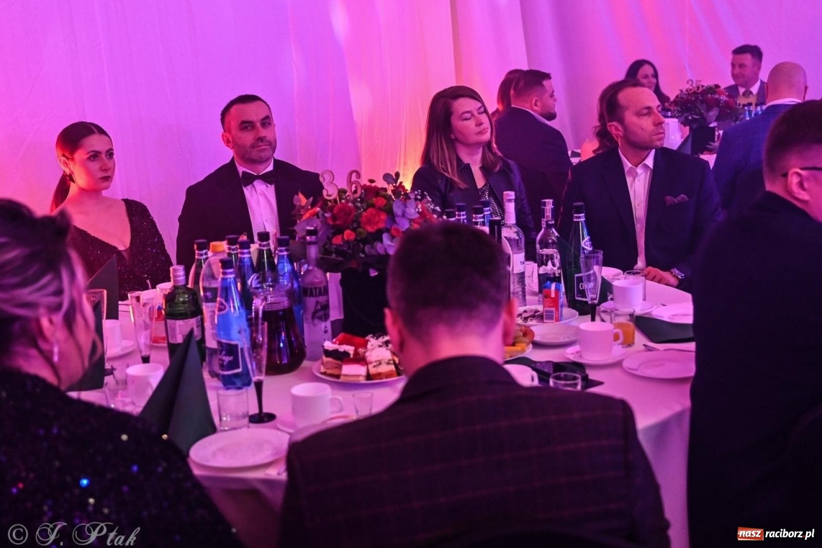 Zdjęcie w galerii na portalu naszraciborz.pl: XIX Gala Przedsiębiorczości w Pietrowicach Wielkich zgromadziła ponad 400 gości wiadomości z regionu