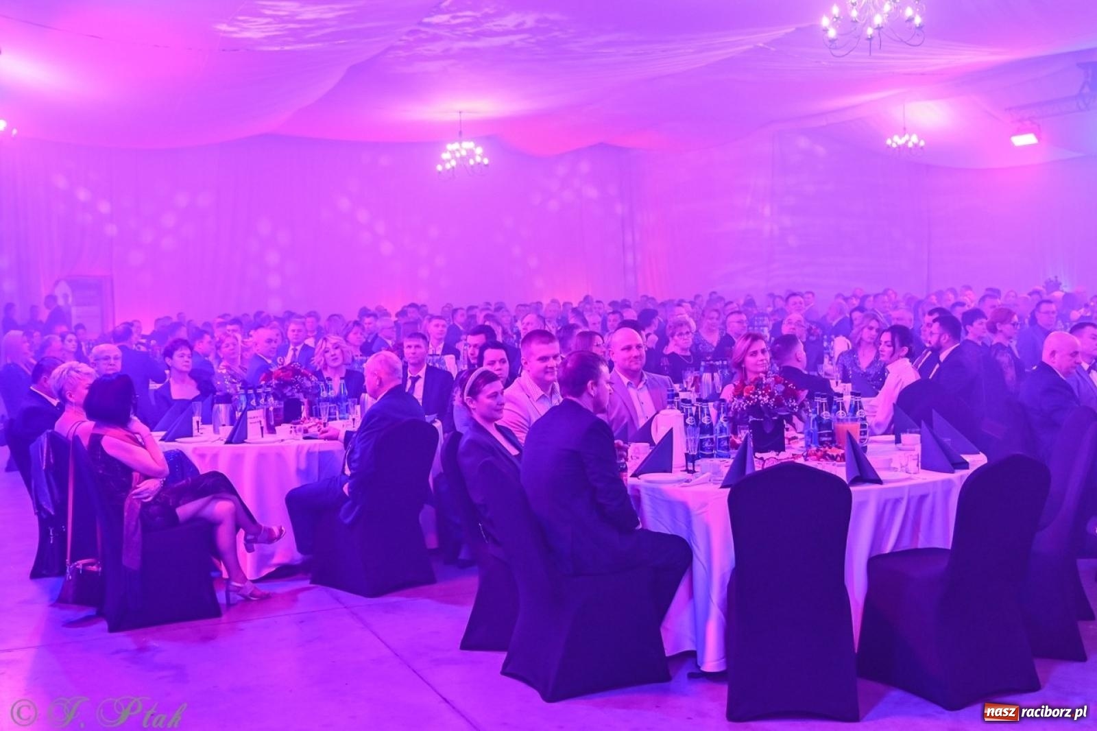 Zdjęcie w galerii na portalu naszraciborz.pl: XIX Gala Przedsiębiorczości w Pietrowicach Wielkich zgromadziła ponad 400 gości wiadomości z regionu