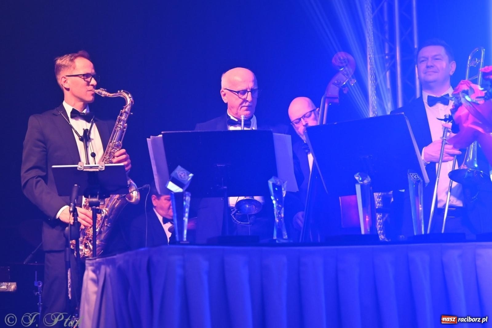 Zdjęcie w galerii na portalu naszraciborz.pl: XIX Gala Przedsiębiorczości w Pietrowicach Wielkich zgromadziła ponad 400 gości wiadomości z regionu