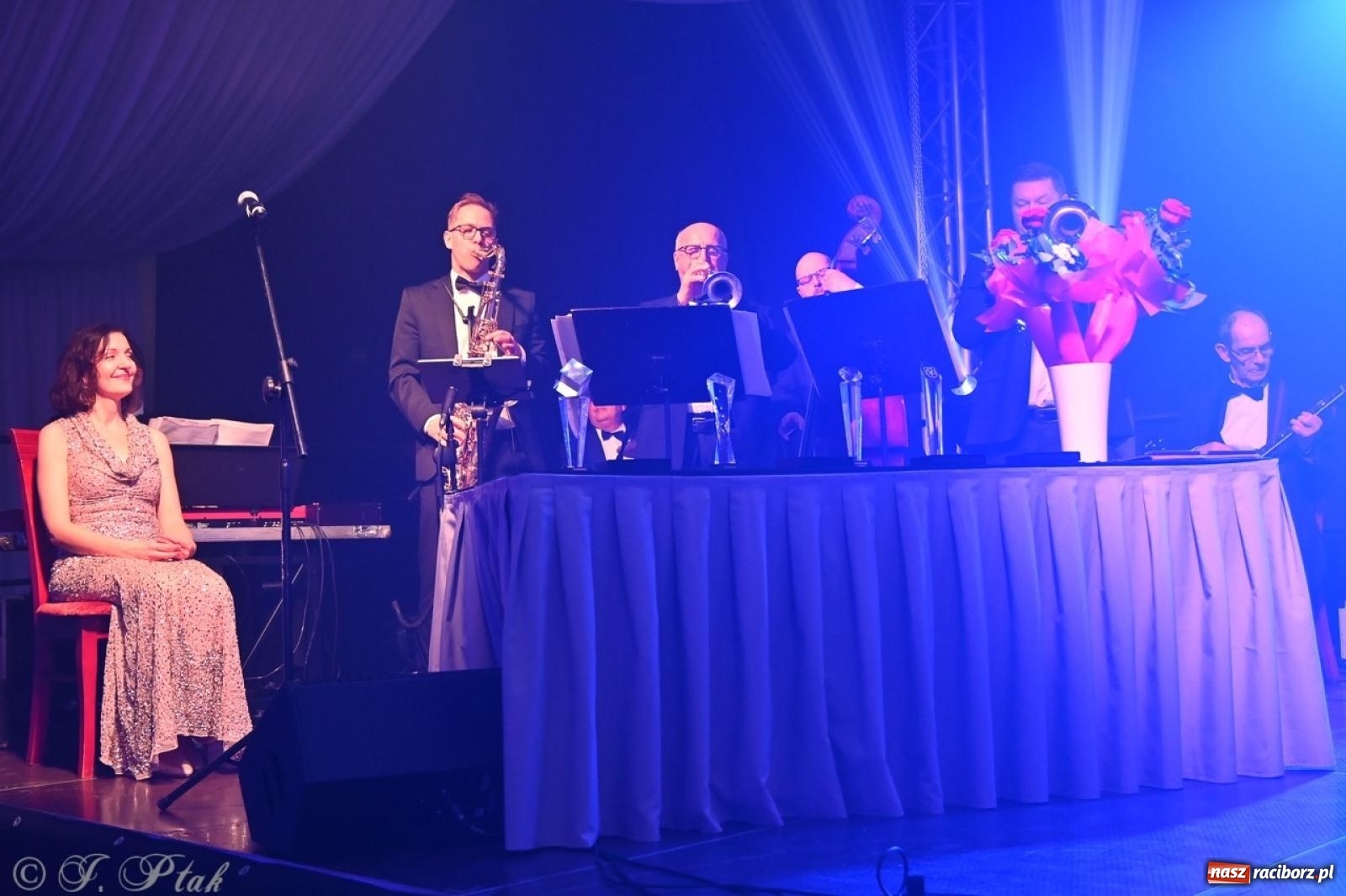 Zdjęcie w galerii na portalu naszraciborz.pl: XIX Gala Przedsiębiorczości w Pietrowicach Wielkich zgromadziła ponad 400 gości wiadomości z regionu