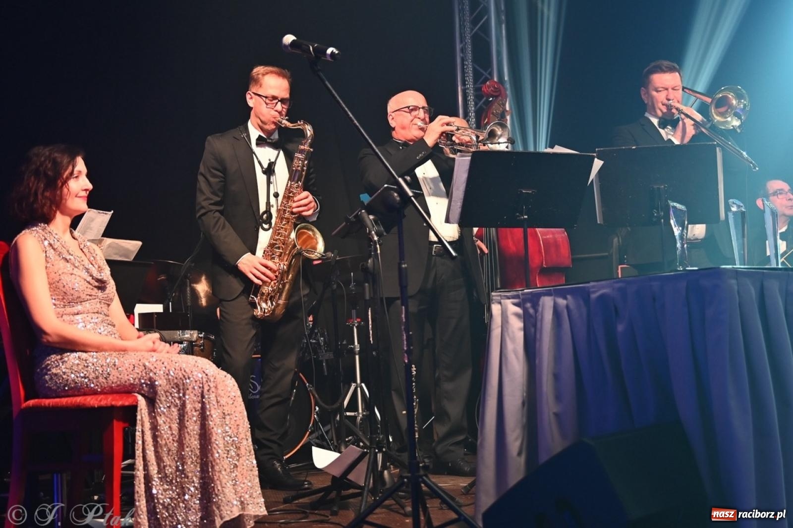 Zdjęcie w galerii na portalu naszraciborz.pl: XIX Gala Przedsiębiorczości w Pietrowicach Wielkich zgromadziła ponad 400 gości wiadomości z regionu