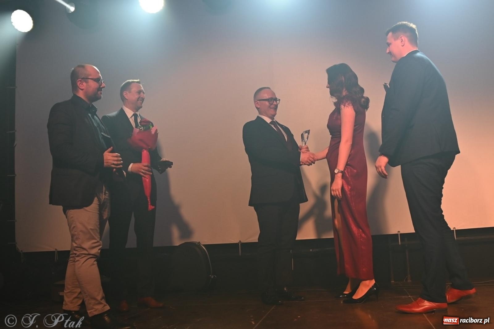 Zdjęcie w galerii na portalu naszraciborz.pl: XIX Gala Przedsiębiorczości w Pietrowicach Wielkich zgromadziła ponad 400 gości wiadomości z regionu