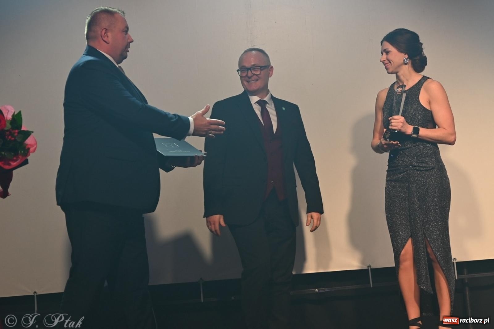 Zdjęcie w galerii na portalu naszraciborz.pl: XIX Gala Przedsiębiorczości w Pietrowicach Wielkich zgromadziła ponad 400 gości wiadomości z regionu