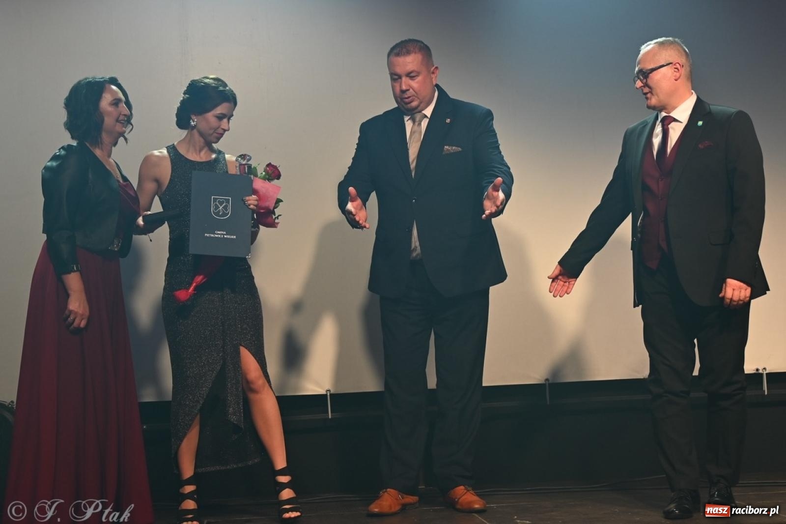 Zdjęcie w galerii na portalu naszraciborz.pl: XIX Gala Przedsiębiorczości w Pietrowicach Wielkich zgromadziła ponad 400 gości wiadomości z regionu