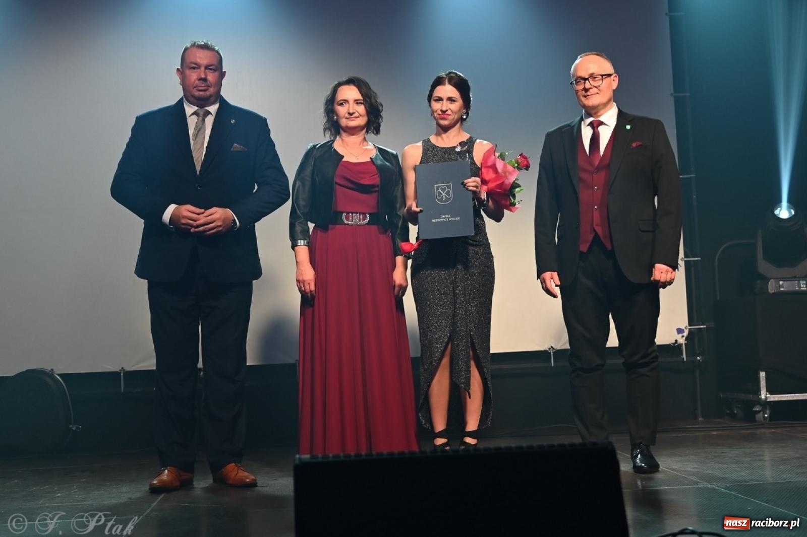 Zdjęcie w galerii na portalu naszraciborz.pl: XIX Gala Przedsiębiorczości w Pietrowicach Wielkich zgromadziła ponad 400 gości wiadomości z regionu