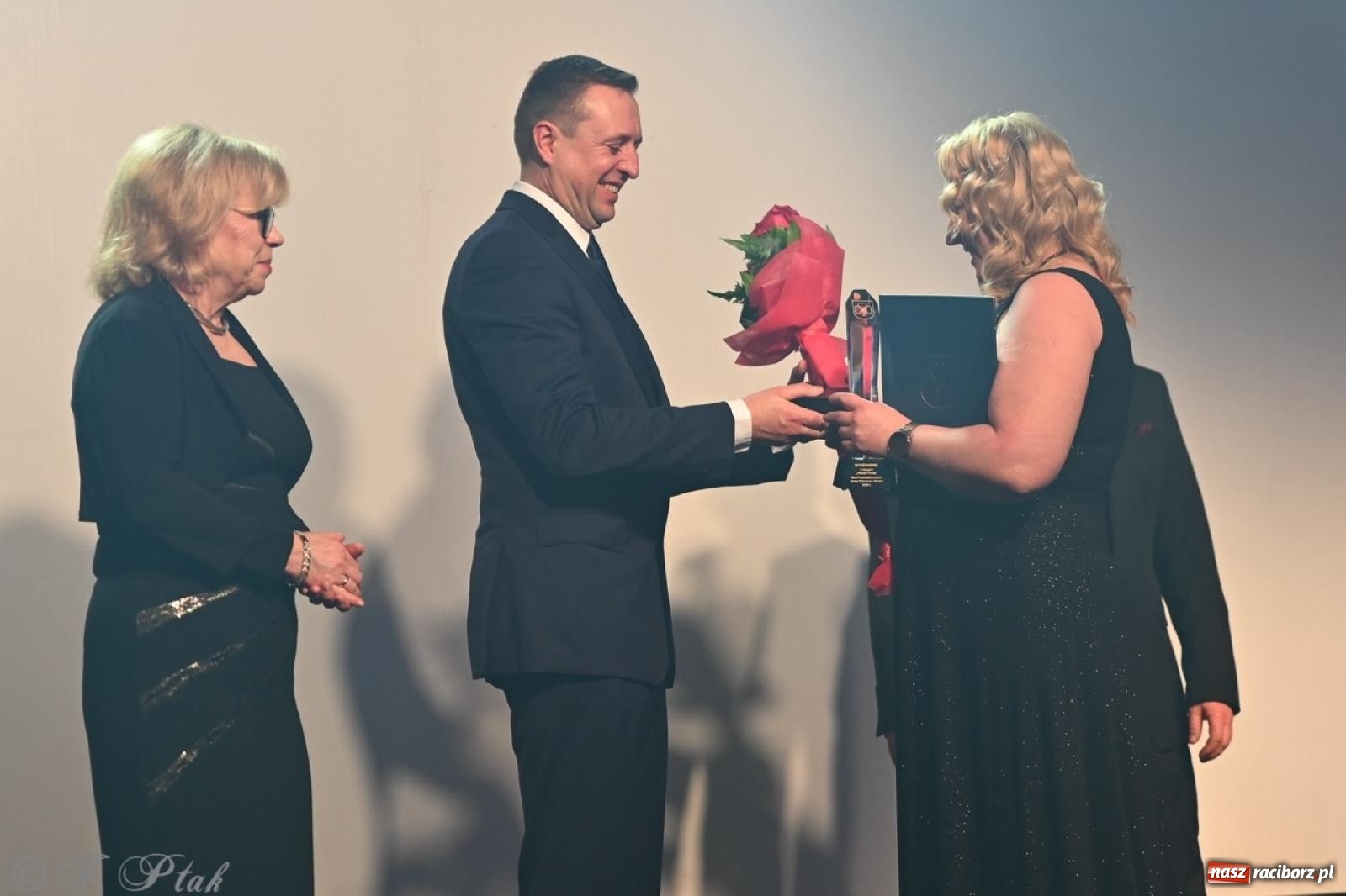 Zdjęcie w galerii na portalu naszraciborz.pl: XIX Gala Przedsiębiorczości w Pietrowicach Wielkich zgromadziła ponad 400 gości wiadomości z regionu