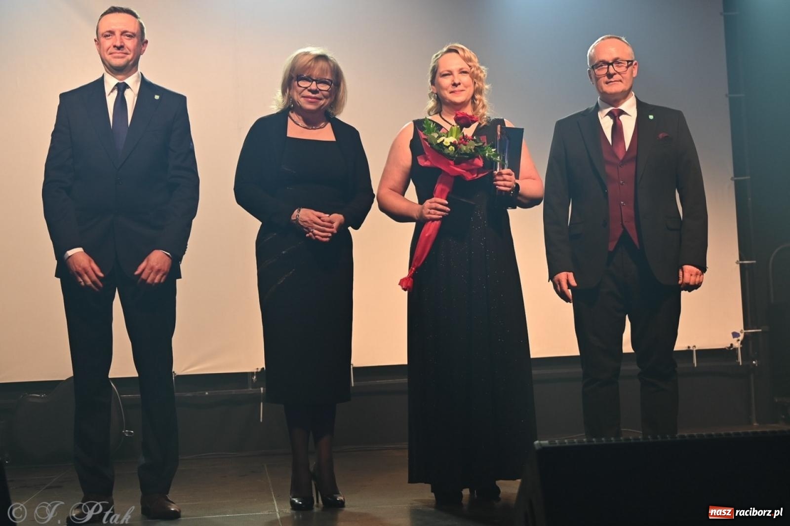 Zdjęcie w galerii na portalu naszraciborz.pl: XIX Gala Przedsiębiorczości w Pietrowicach Wielkich zgromadziła ponad 400 gości wiadomości z regionu