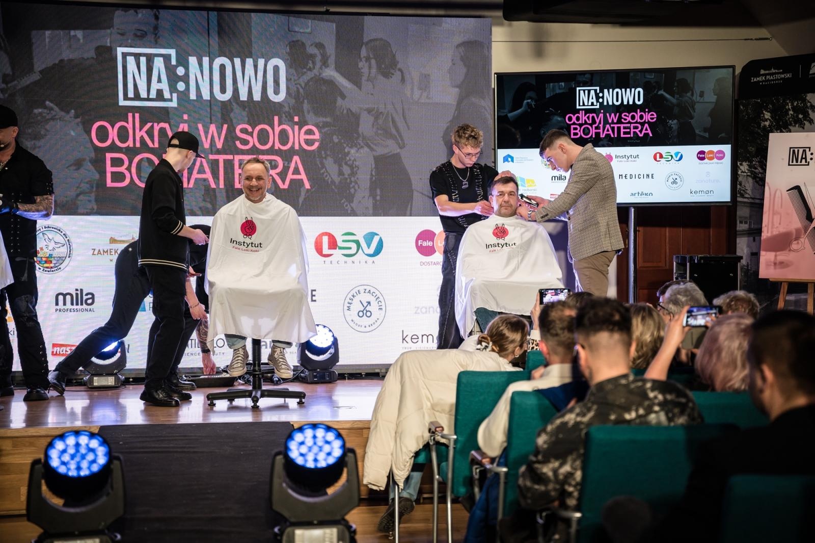 Zdjęcie w galerii na portalu naszraciborz.pl: Nożyczki zamiast przeszłości. Wielki finał Operacji: Resocjalizacja na Zamku Piastowskim wiadomości z regionu