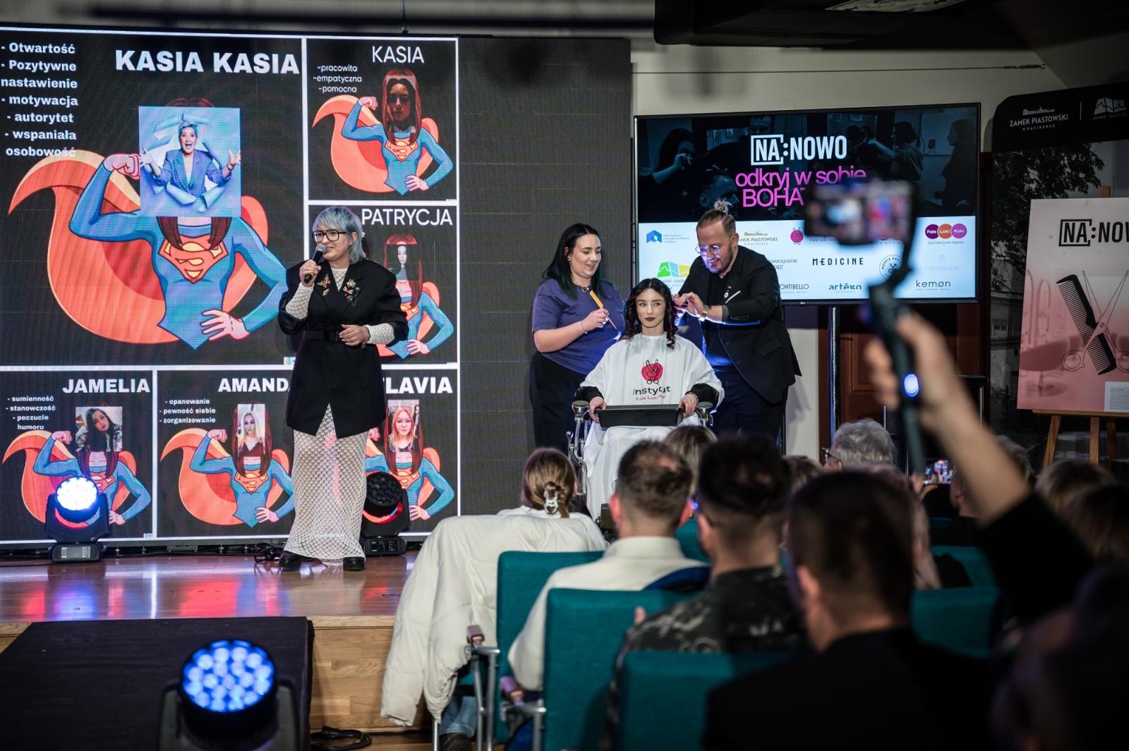 Zdjęcie w galerii na portalu naszraciborz.pl: Nożyczki zamiast przeszłości. Wielki finał Operacji: Resocjalizacja na Zamku Piastowskim wiadomości z regionu