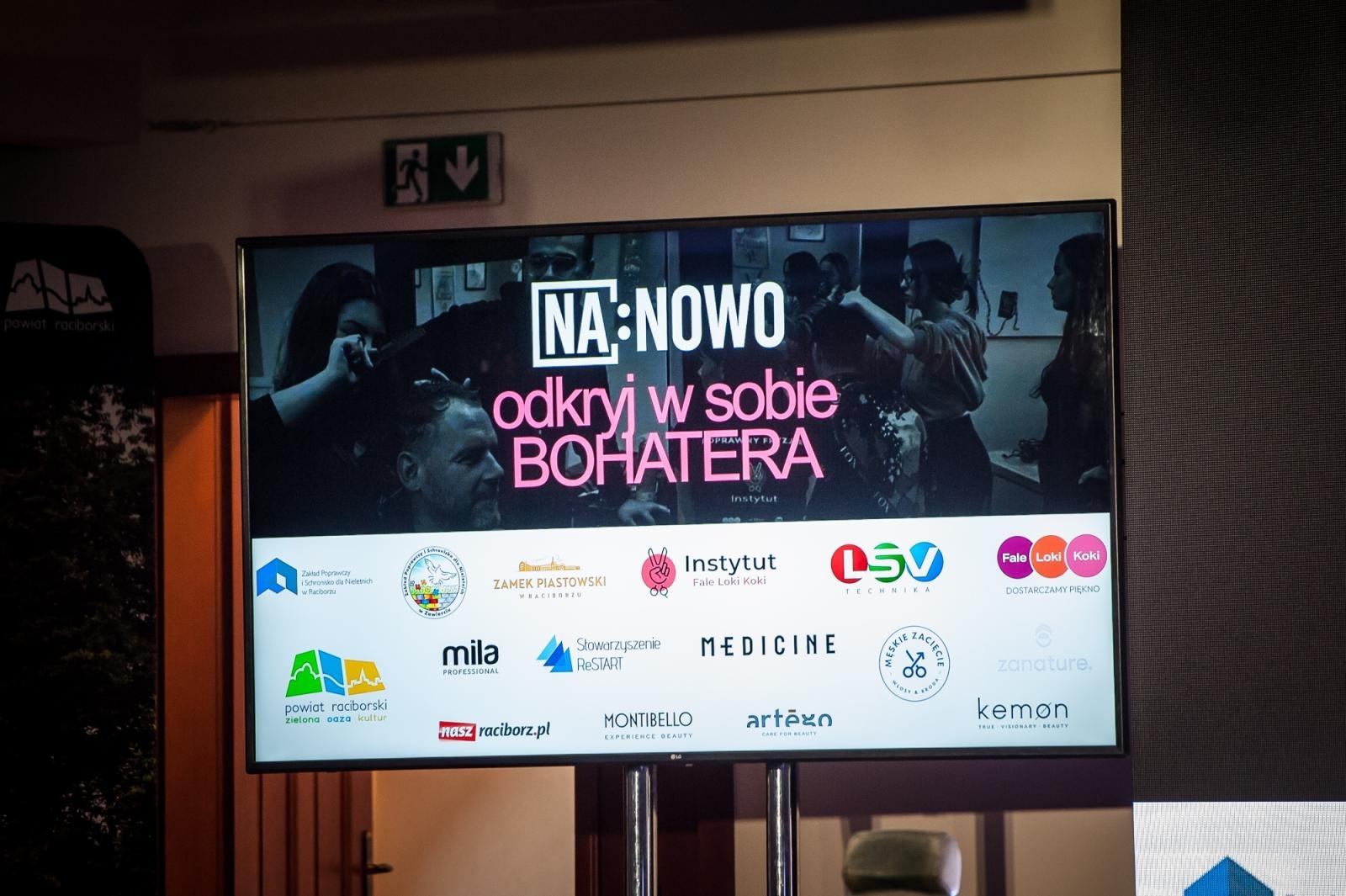 Zdjęcie w galerii na portalu naszraciborz.pl: Nożyczki zamiast przeszłości. Wielki finał Operacji: Resocjalizacja na Zamku Piastowskim wiadomości z regionu