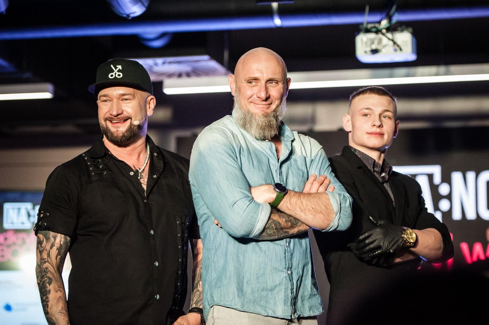 Zdjęcie w galerii na portalu naszraciborz.pl: Nożyczki zamiast przeszłości. Wielki finał Operacji: Resocjalizacja na Zamku Piastowskim wiadomości z regionu