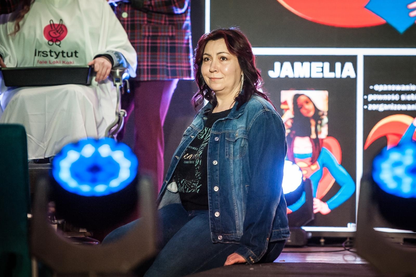 Zdjęcie w galerii na portalu naszraciborz.pl: Nożyczki zamiast przeszłości. Wielki finał Operacji: Resocjalizacja na Zamku Piastowskim wiadomości z regionu