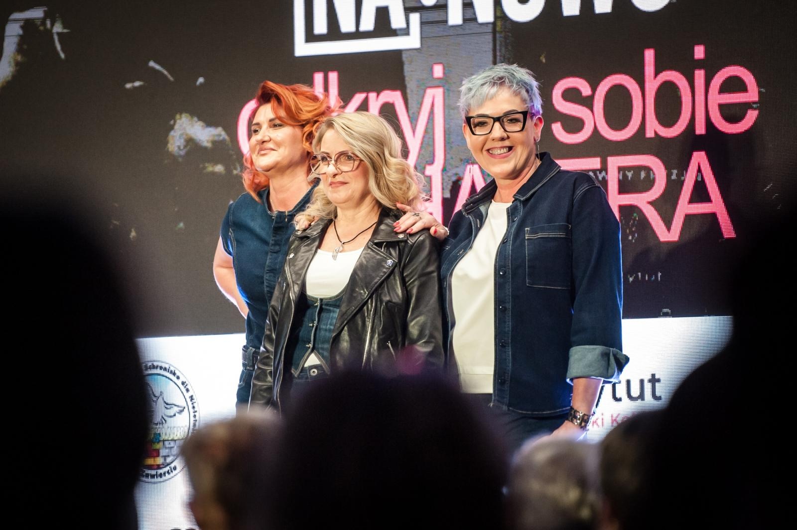 Zdjęcie w galerii na portalu naszraciborz.pl: Nożyczki zamiast przeszłości. Wielki finał Operacji: Resocjalizacja na Zamku Piastowskim wiadomości z regionu