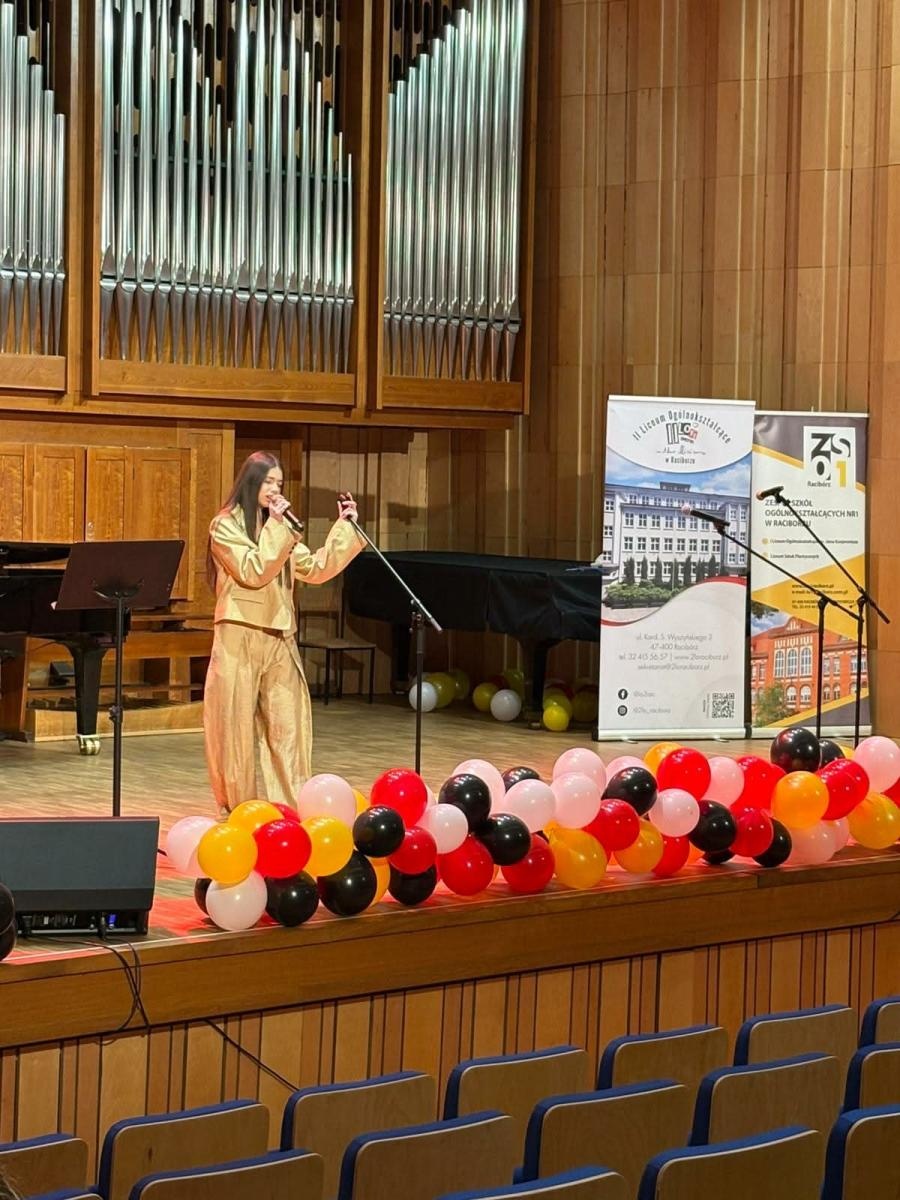 Zdjęcie w galerii na portalu naszraciborz.pl: Uczniowie z Raciborza zorganizowali świąteczny koncert charytatywny dla 10-letniej Leny wiadomości z regionu