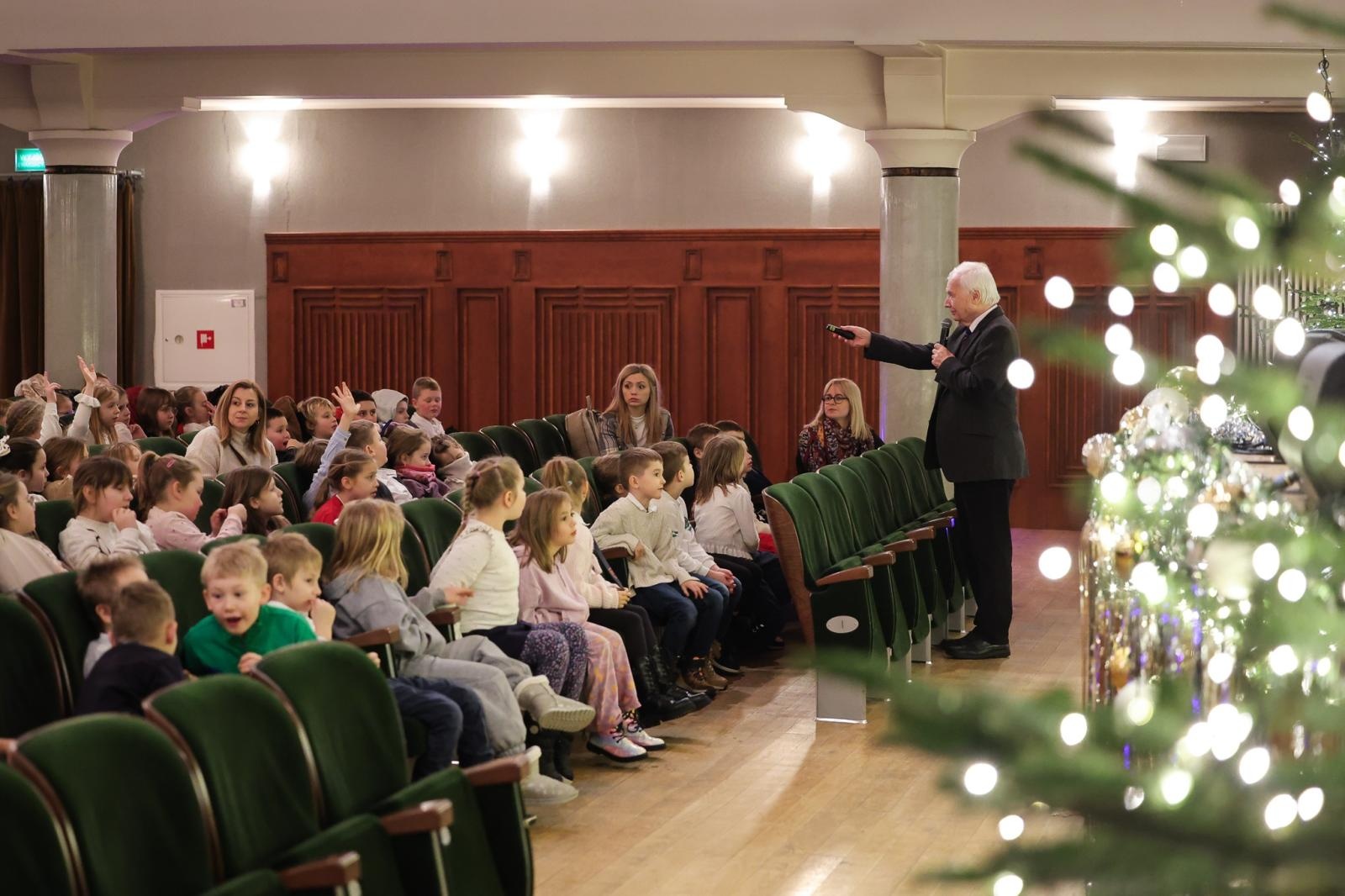 Zdjęcie w galerii na portalu naszraciborz.pl: Trzy saksofony na koncertach umuzykalniających wiadomości z regionu